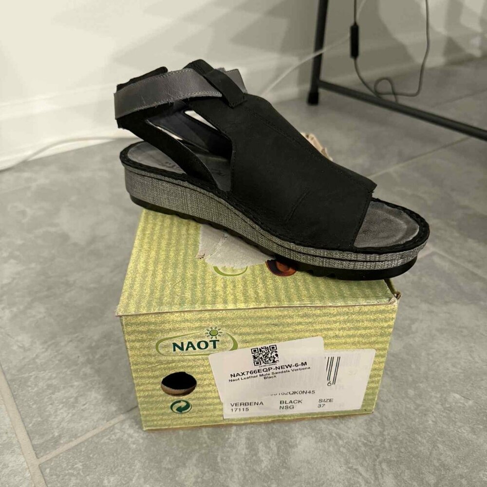 Naot Verbena Sandals – Women’s – Black Leather – Size 37 (US 6) – New in Box